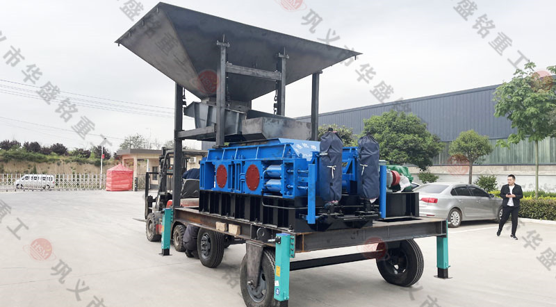 加工一噸河卵石能出多少沙子？移動(dòng)對(duì)輥制砂機(jī)制砂效果怎么樣